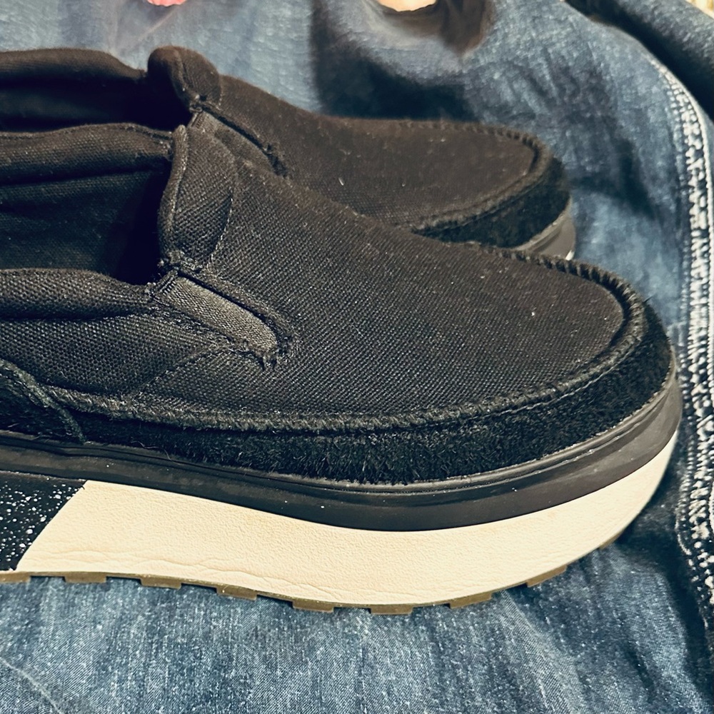 UGG Black Marin Slip-On Platforms - excellent condition